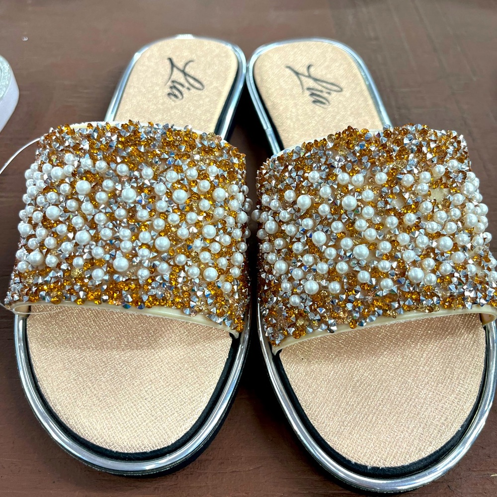 Pearl sandals